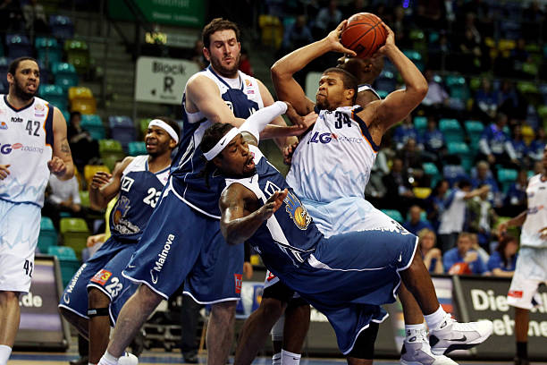 顶尖球员直 顶尖球员直