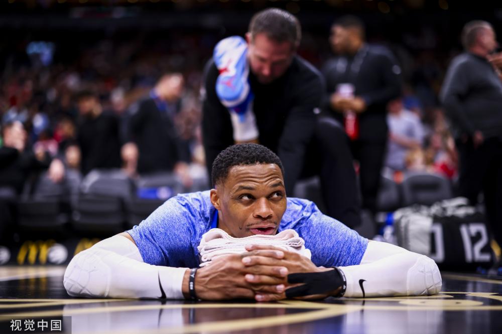 事中亮相 事中亮相